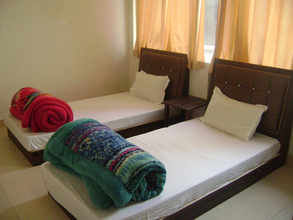 Akash Continental Hotel Rishīkesh Exterior foto
