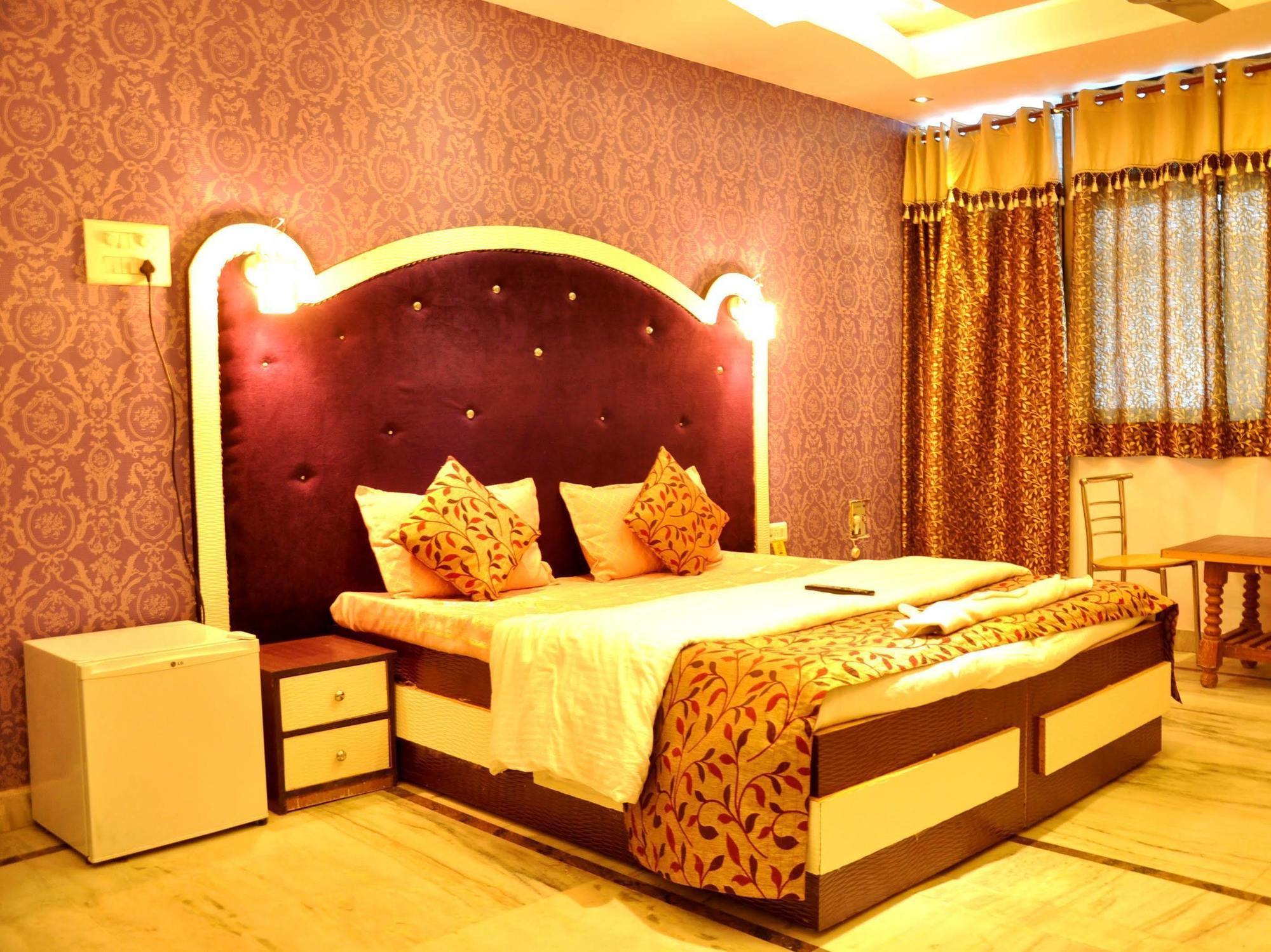 Akash Continental Hotel Rishīkesh Exterior foto